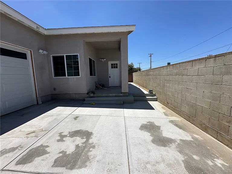 315 N Maxine St — Photo 13