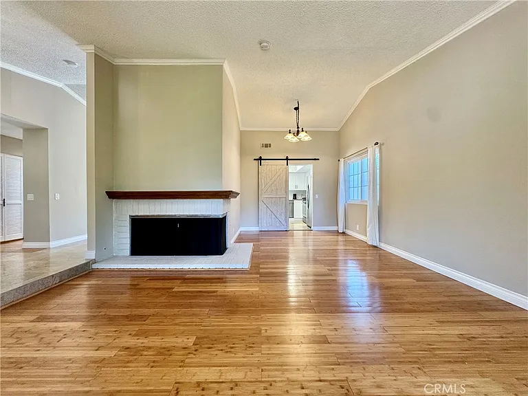 1421 Meadow Glen Rd — Photo 8