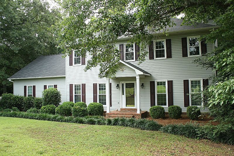 1st image of 812 Woods Hole Cir