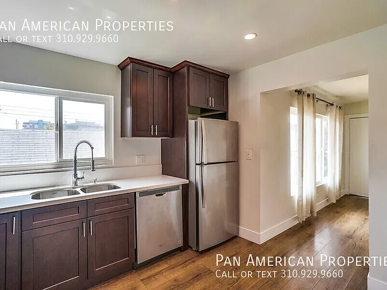 639 W 4th St #9 — Photo 2