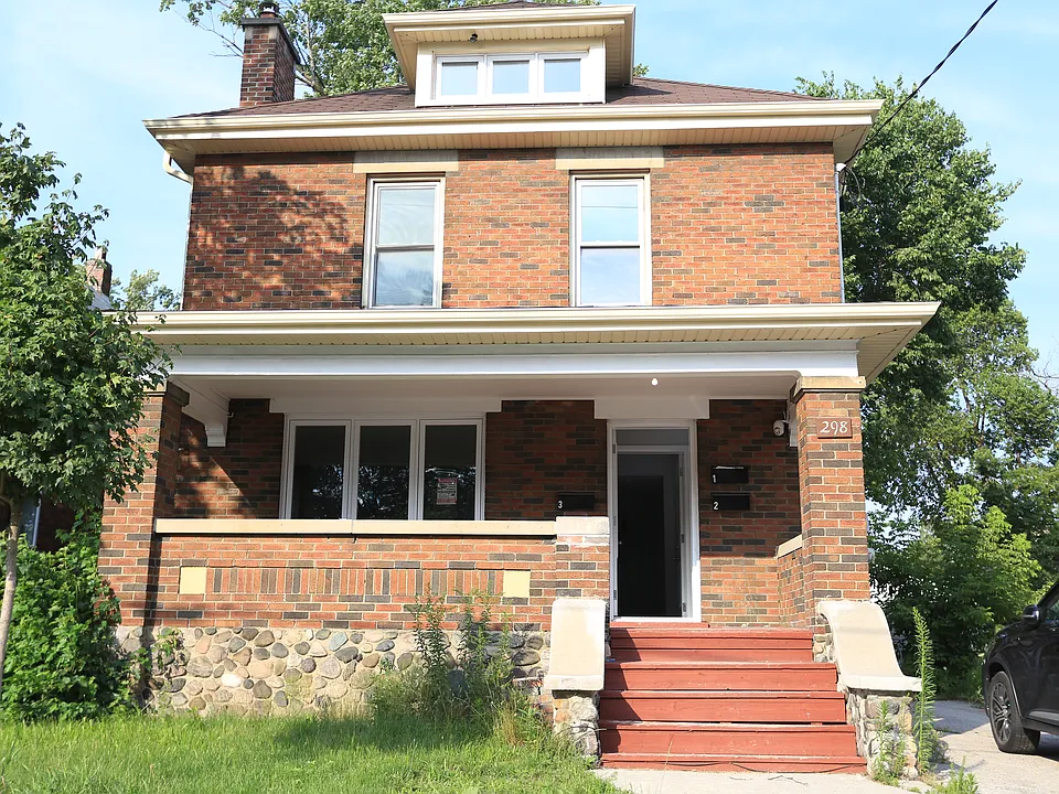 298 Egerton St #1