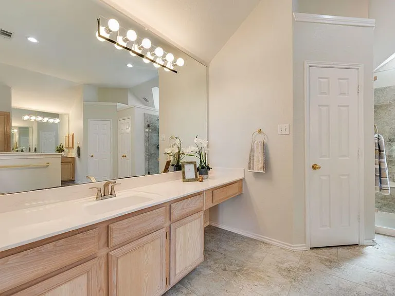 5832 Mossbrook Trl — Photo 15