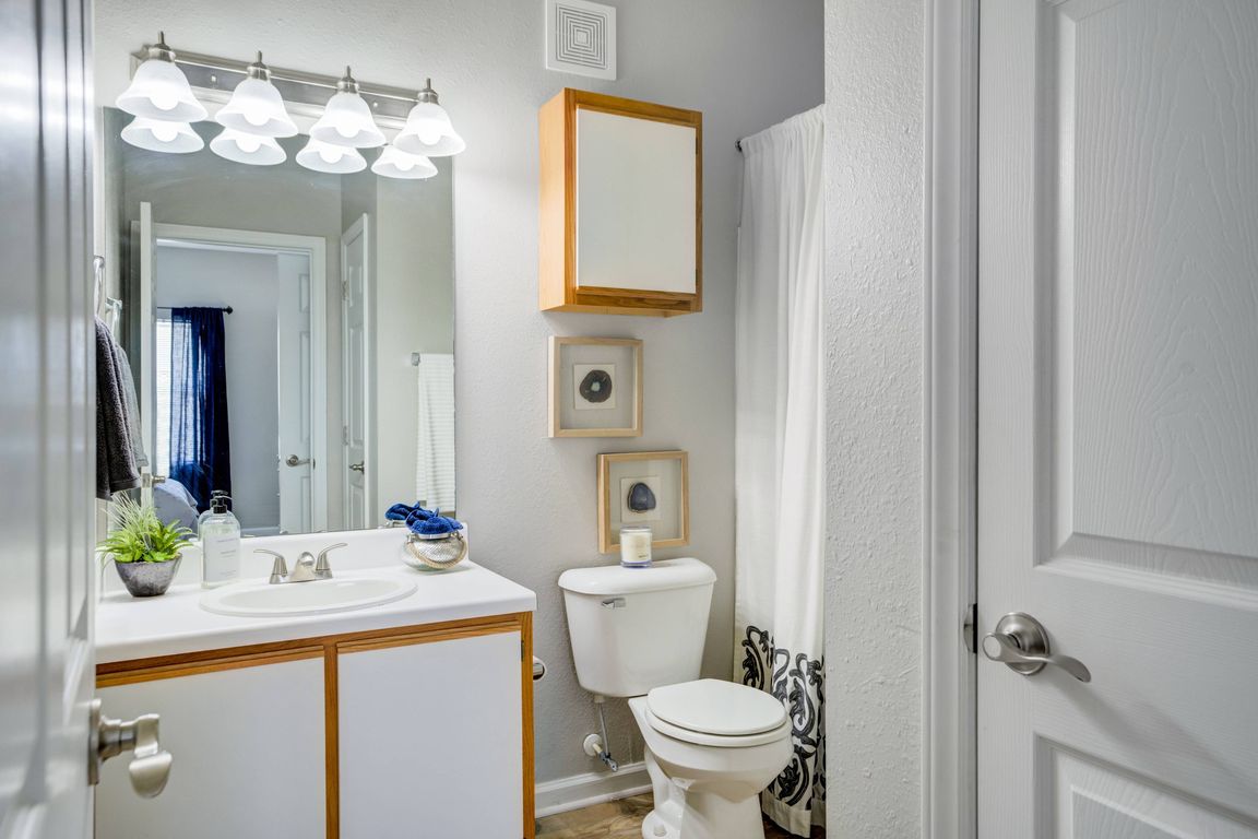 Full Bathroom View