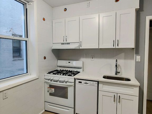 4th image of 25-60 42nd St #2F