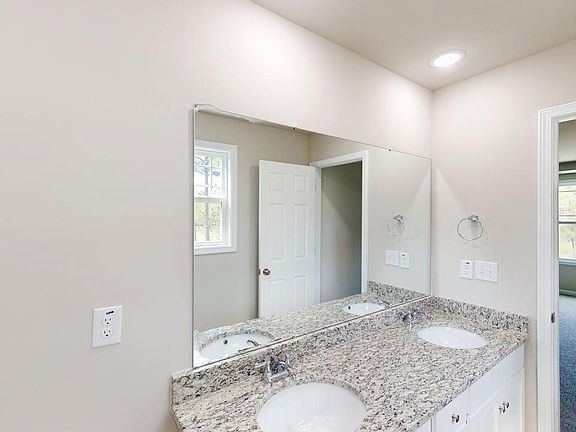 5th image of 203 Grand Oaks Drive