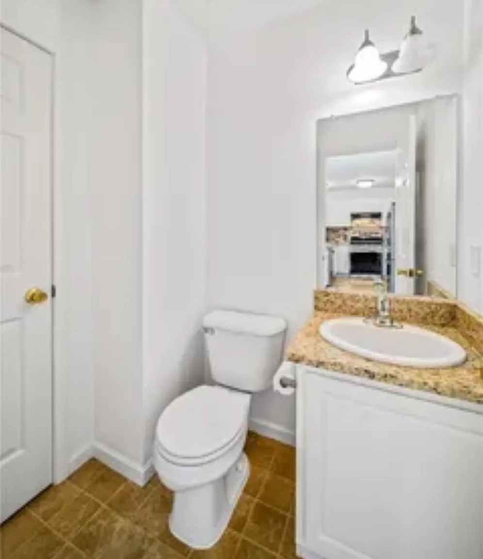 3 bed, 1.5 bath, 1450 sqft, $2,100 — Photo 4