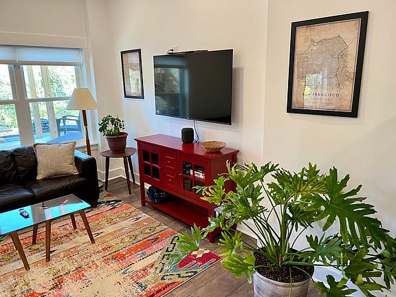 5th image of 613 Ladd Ave #B