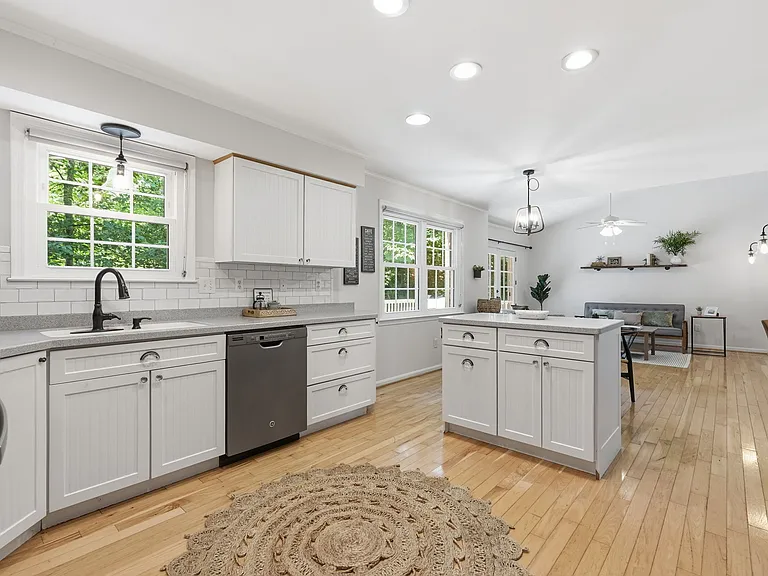 1294 Doubleday Dr — Photo 34