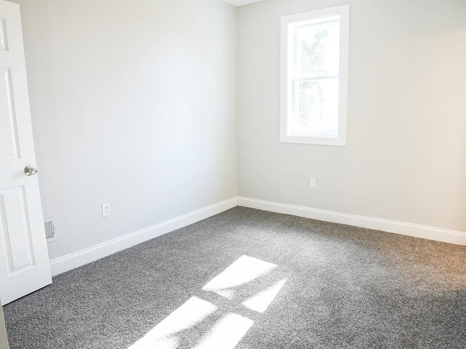 3 bed, 2.0 bath, $1,900 — Photo 3
