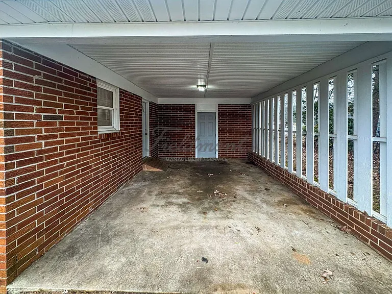 111 S Buckhorn Rd — Photo 23