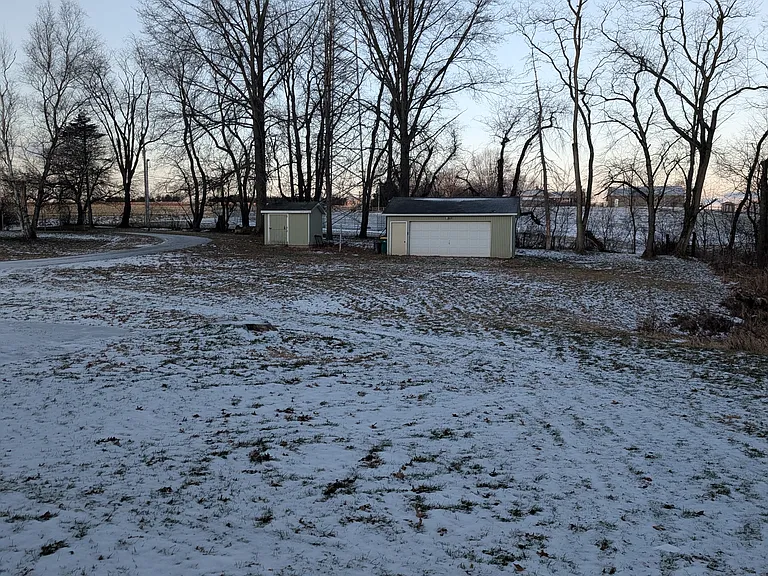 1829 Heyl Rd — Photo 12