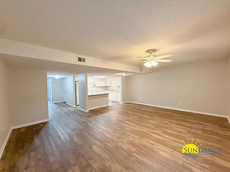 360 Schneider Dr #6 — Photo 4
