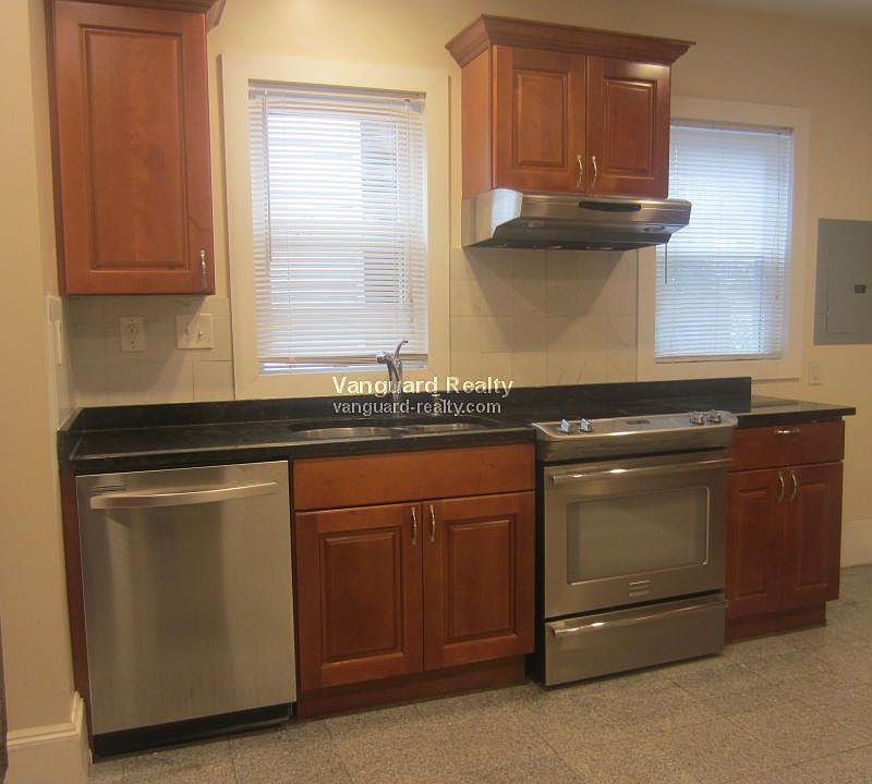 1st image of 215 Cypress St #1