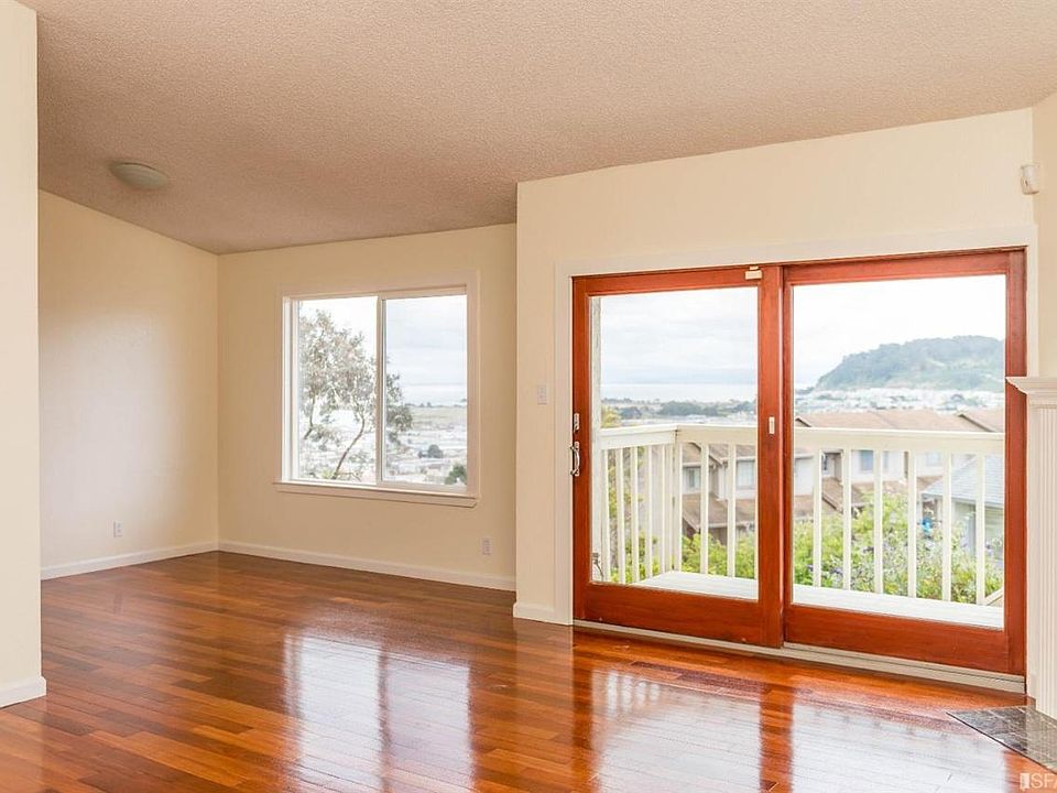 1st image of 131 Bayview Cir