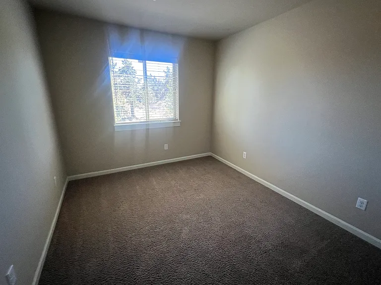 2910 SW Yew Park Ln — Photo 14