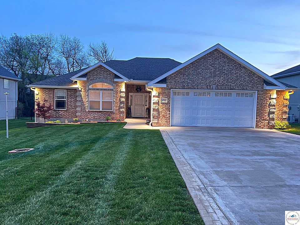 1st image of 452 Ash Ct