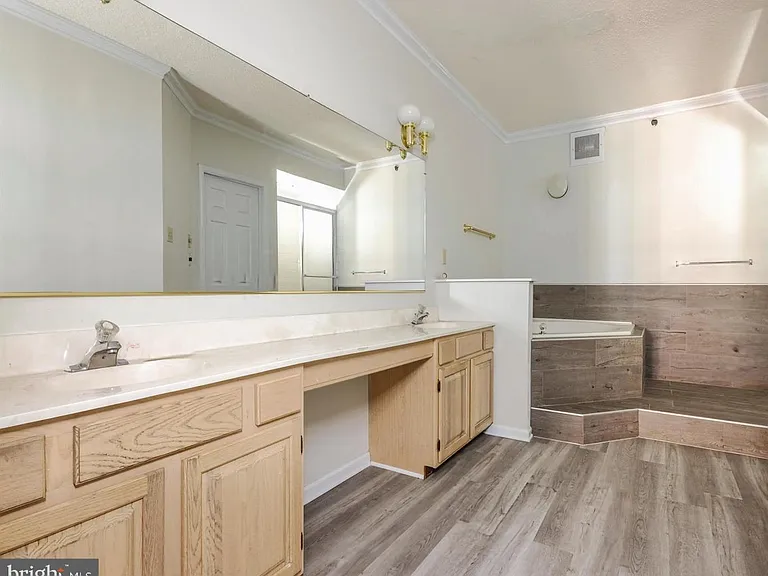 6161 Main St — Photo 19