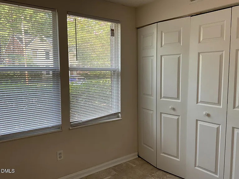101 Luxon Pl — Photo 11