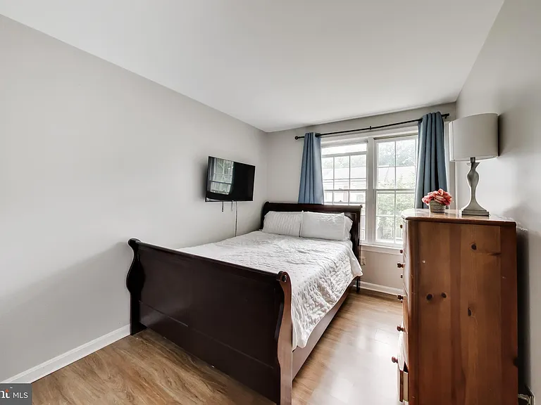 10075 Maple Leaf Dr — Photo 19