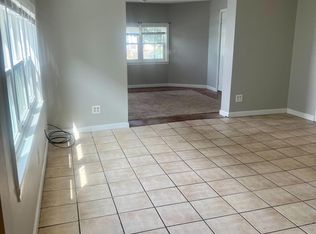 257 Peckham St #1, Fall River, MA 02724