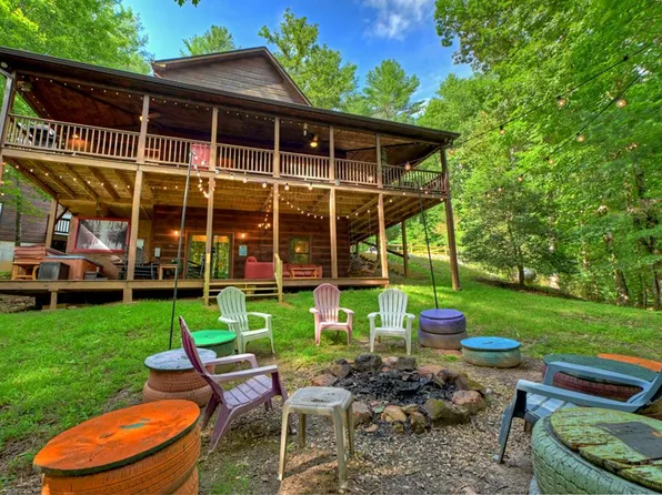 171 Mountain Lake Cir, Blue Ridge, GA 30513