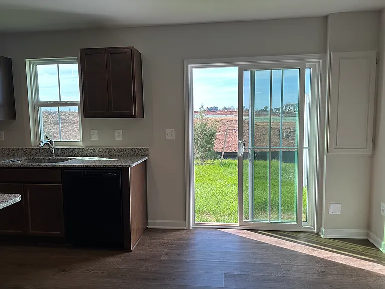 3016 Silver Birch Ln — Photo 8