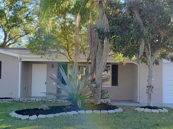 5332 Moog Rd, Holiday, FL 34690