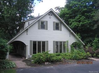 8760 Wise Rd, Commerce Township, MI 48382