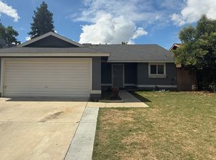 711 W Robin Ave, Visalia, CA 93291