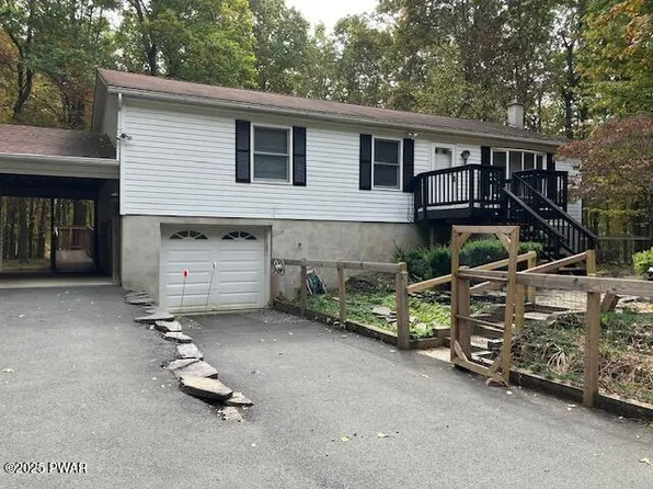 120 Forest View Dr, Hawley, PA 18428