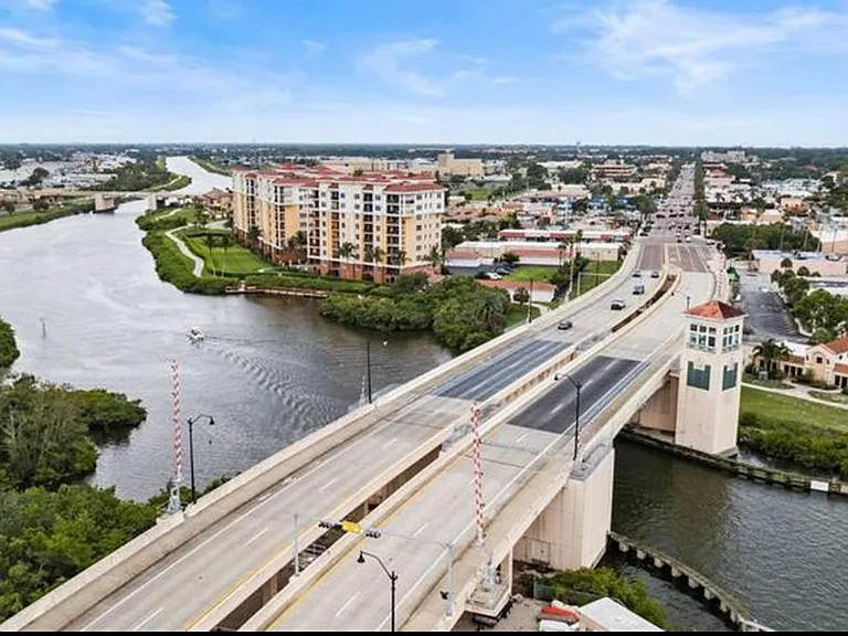 115 Avenida De Bahia #A — Photo 28