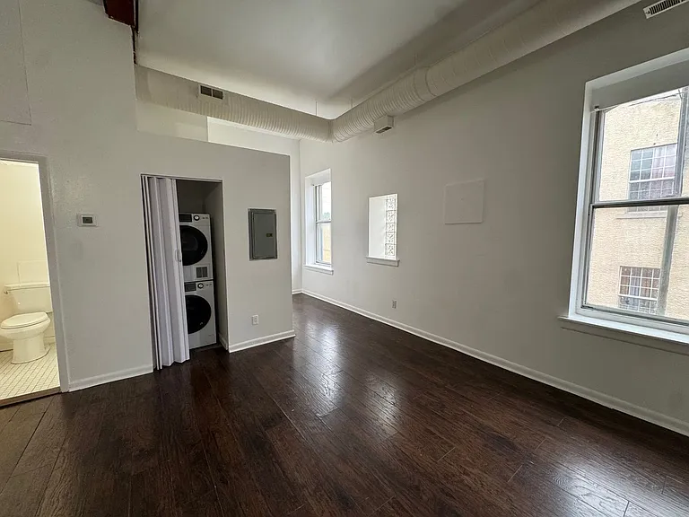 Cigar Factory Apartments — Photo 3