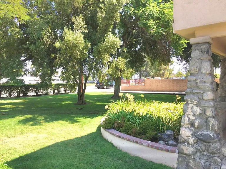 25091 25101 1/2 Redlands Blvd — Photo 11