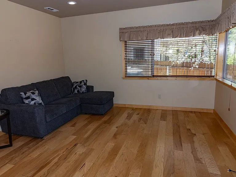 560 Temple Ln — Photo 7