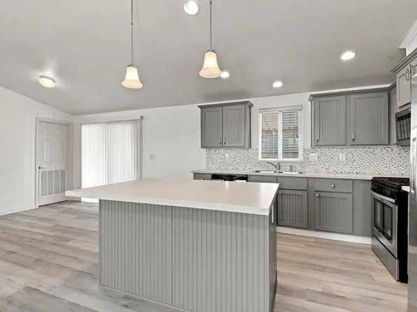 1515 Capalina Rd Spc 15, San Marcos, CA 92069