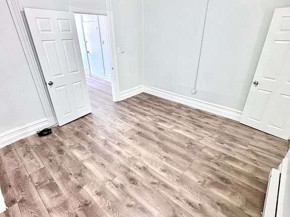 5th image of 918 W Turner St APT 1