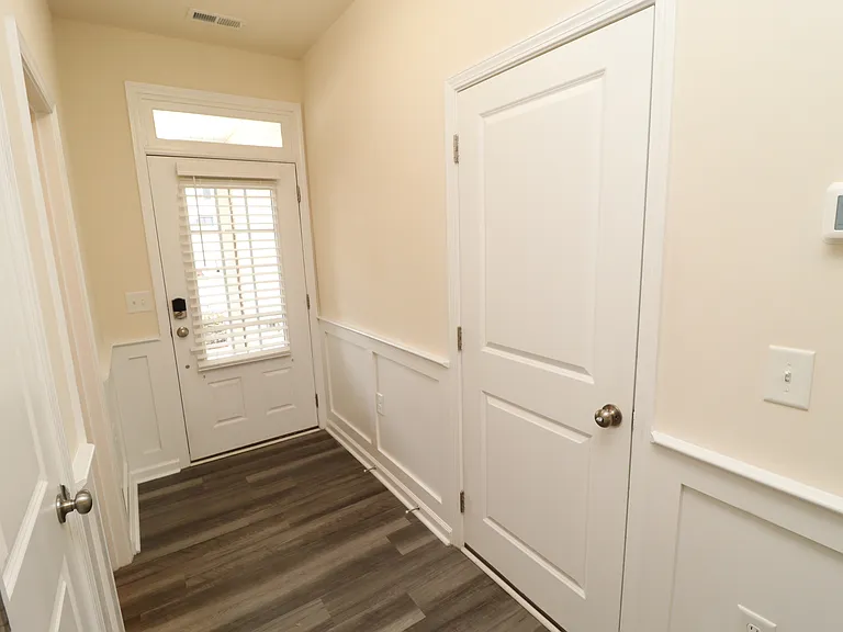 1105 Neighborly Way — Photo 3