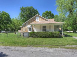 402 N Kane St, Carterville, MO 64835