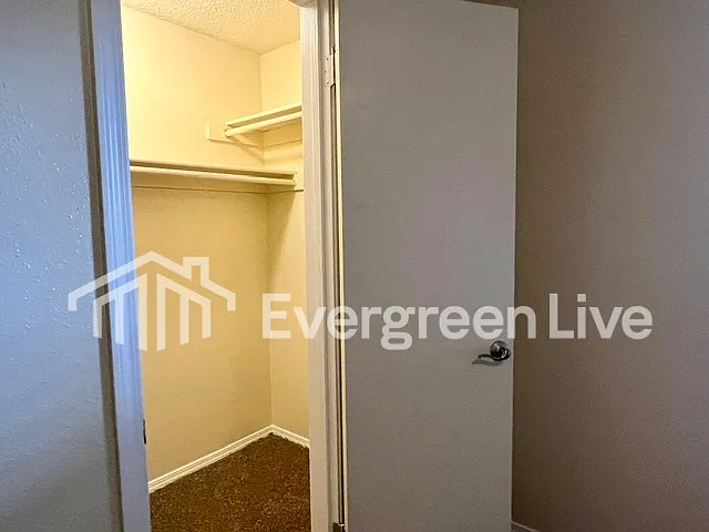 115 Willow Gardens Ct — Photo 11