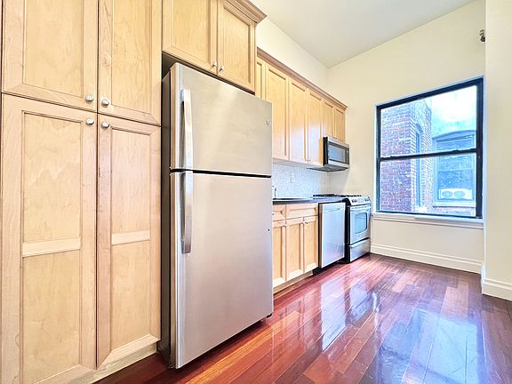 4th image of 611 W 137th St Unit 67D