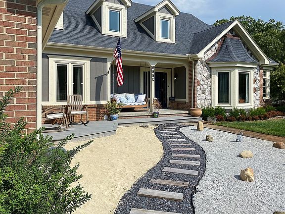 3rd image of 6880 Aspen Ct