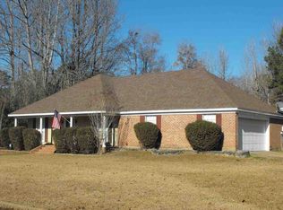 203 Shadow Creek Dr, Florence, MS 39073