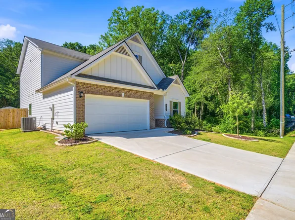 637 Simmons Dr, Temple, GA 30179