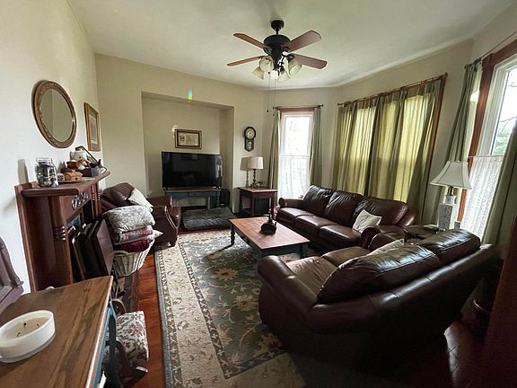 3rd image of 137 Fayette Ave