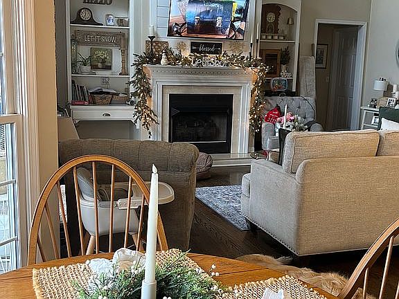 Dinette in kitchen area