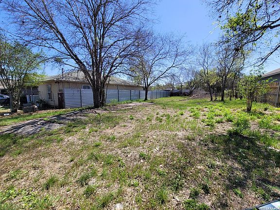 3rd image of 2134 Aransas Ave LOT 3