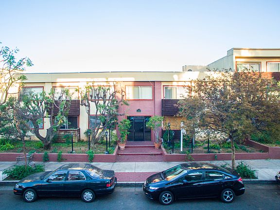 2nd image of 5414 Newcastle Ave APT 66