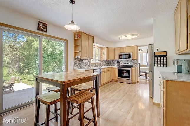 1st image of 775R Clearbrook Ln
