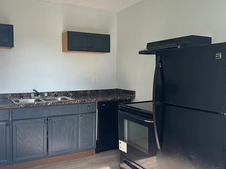 305 W Oak St #D — Photo 5