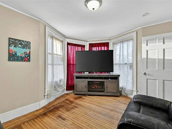 3rd image of 31 Child St